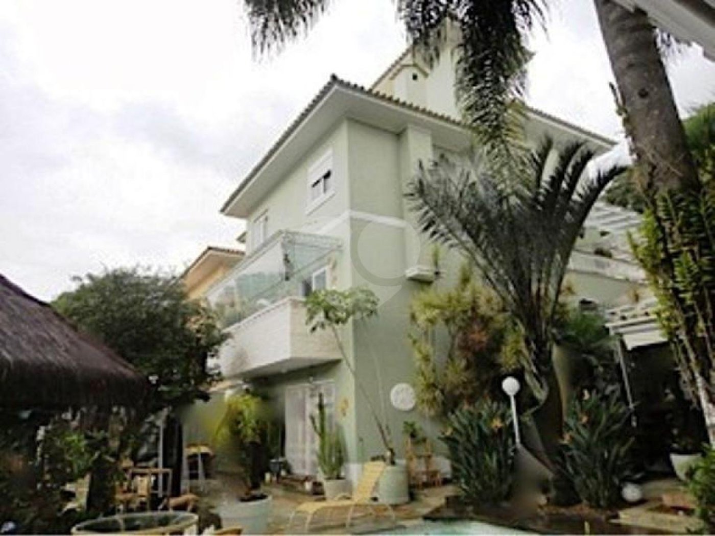 Casa à venda com 4 quartos, sendo 3 suítes, no condomínio Residencial Jardim Itatinga, São Paulo - SP