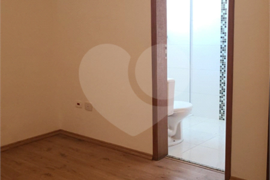 Casa à venda ou para alugar com 2 suítes no condomínio Santa Teresinha, São Paulo - SP