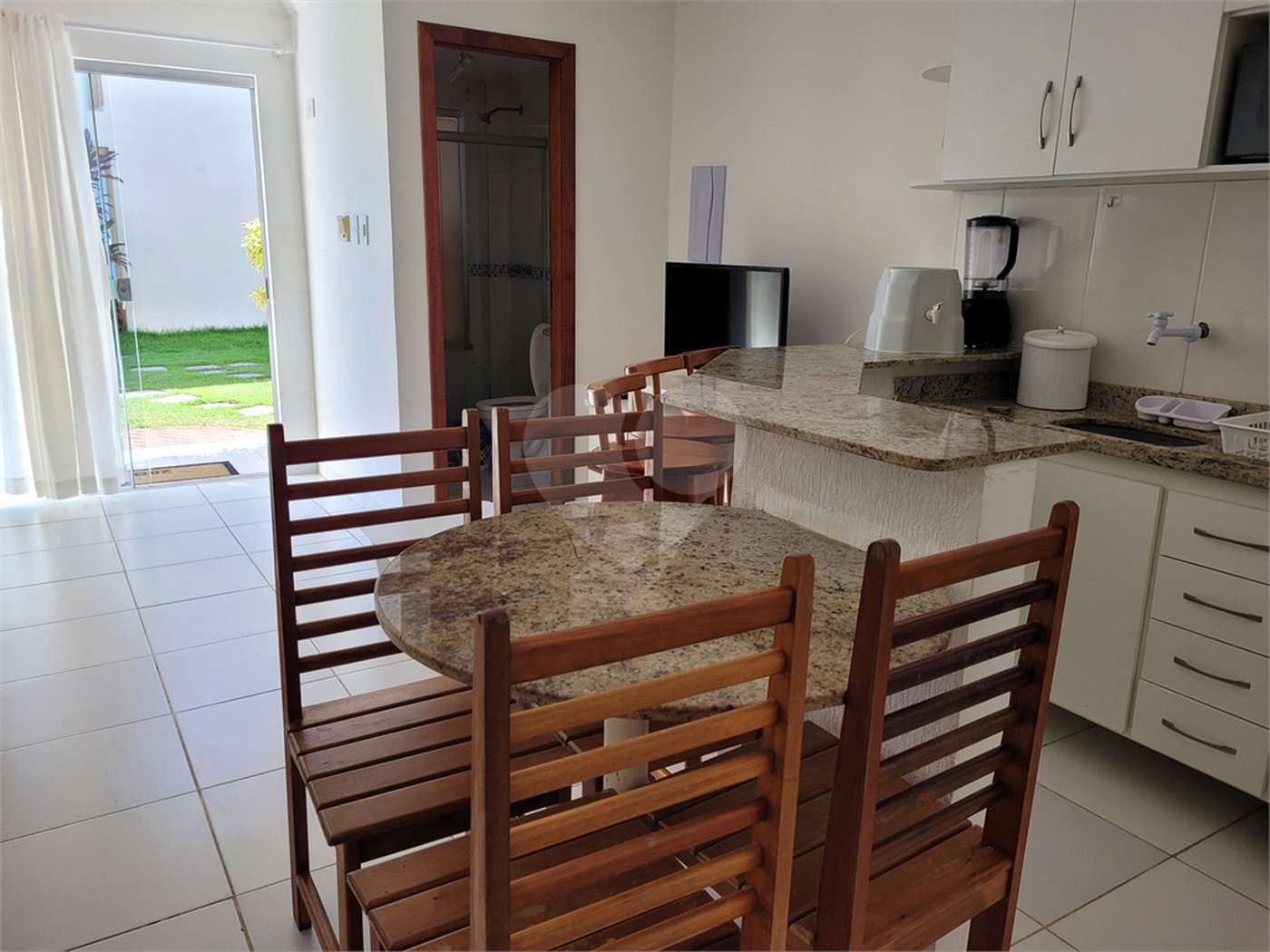 Apartamento à venda com 1 suíte em Taperapuan, Porto Seguro, BA