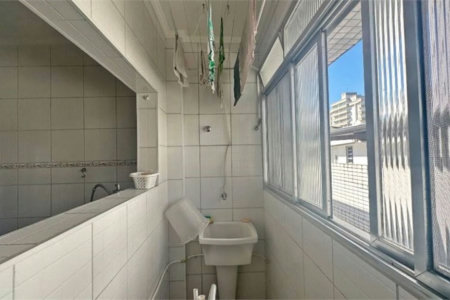 Apartamento Residencial à venda, Vila Guilhermina, Praia Grande - AP0381.