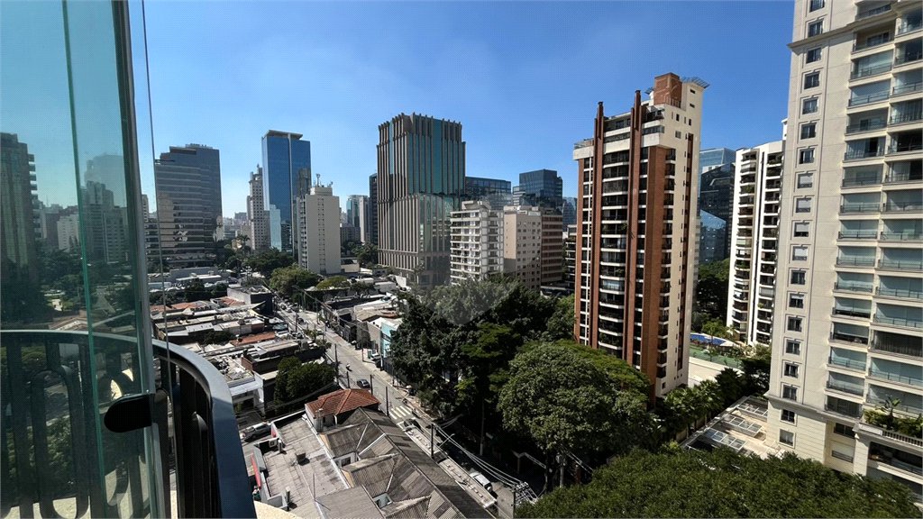 Apartamento à venda com 4 quartos, sendo 3 suítes, em Itaim Bibi, São Paulo, SP