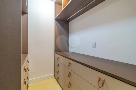 Apartamento à venda com 4 suítes em Jardim Marajoara, São Paulo, SP