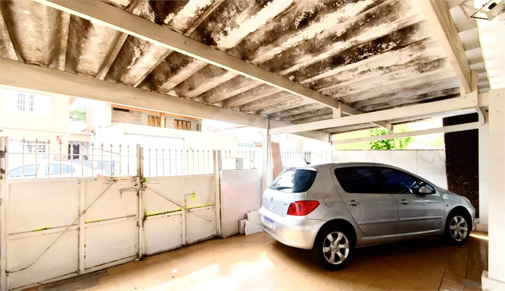 Sobrado à venda com 5 quartos, sendo 1 suíte, em Vila Monumento, São Paulo, SP