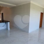 Casa à venda com 3 quartos, sendo 1 suíte,  no condomínio Reserva do Vale, Caçapava - SP