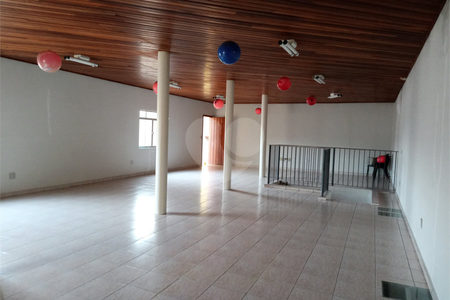 Sobrado à venda com 5 quartos em Horto, São Paulo, SP