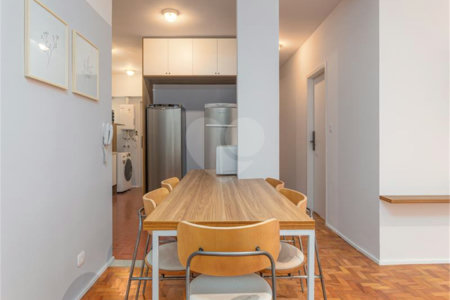 Excelente oportunidade para reformar e ficar com o apartamento dos seus sonhos!