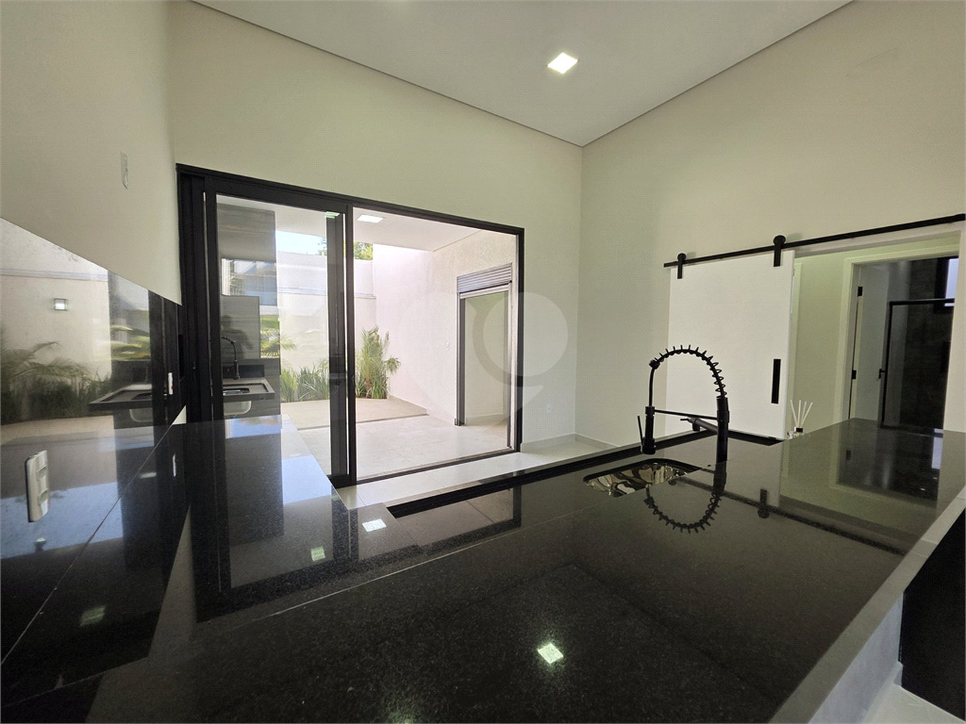 Casa à venda com 3 quartos, sendo 1 suíte, no condomínio Golden Park Residence, Sorocaba - SP