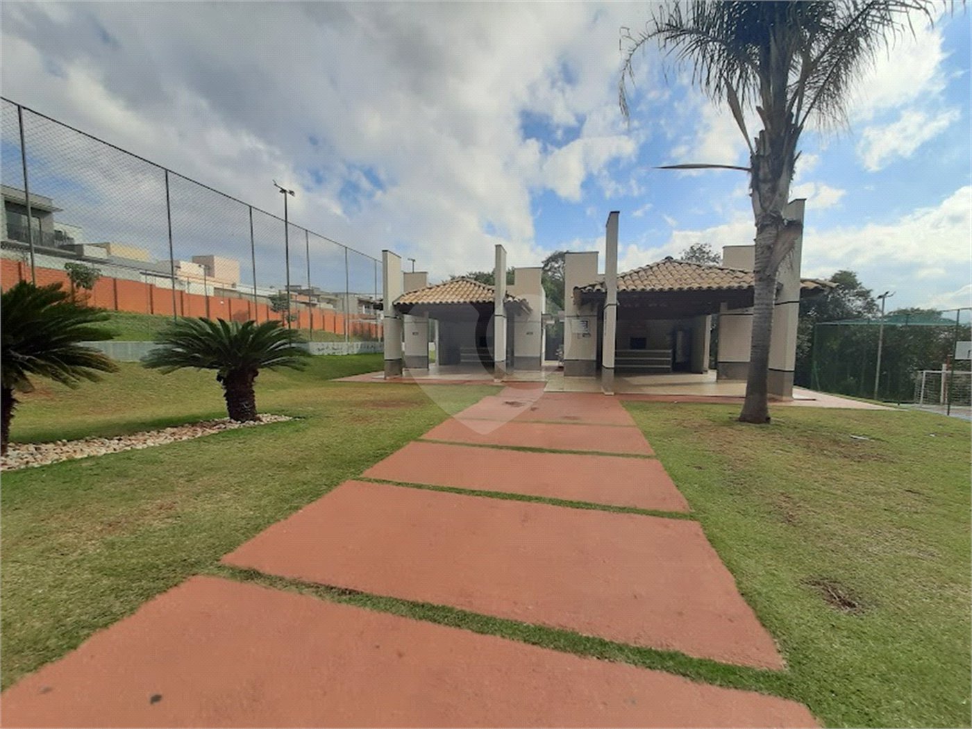 Casa à venda com 3 quartos, sendo 1 suíte, no condomínio Golden Park Residence II, Sorocaba - SP