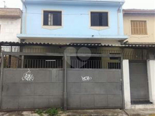 Sobrado à venda com 4 quartos em Carandiru, São Paulo, SP
