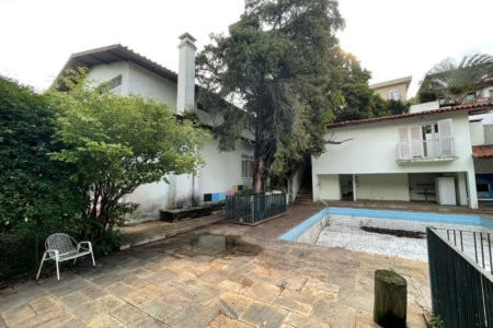 Sobrado à venda com 4 quartos, sendo 1 suíte, em Vila Inah, São Paulo, SP