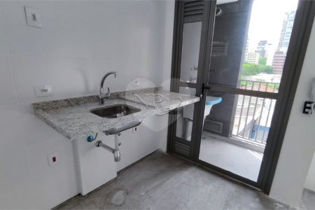 Apartamento à venda com 3 quartos, sendo 2 suítes,  em Moema, São Paulo, SP
