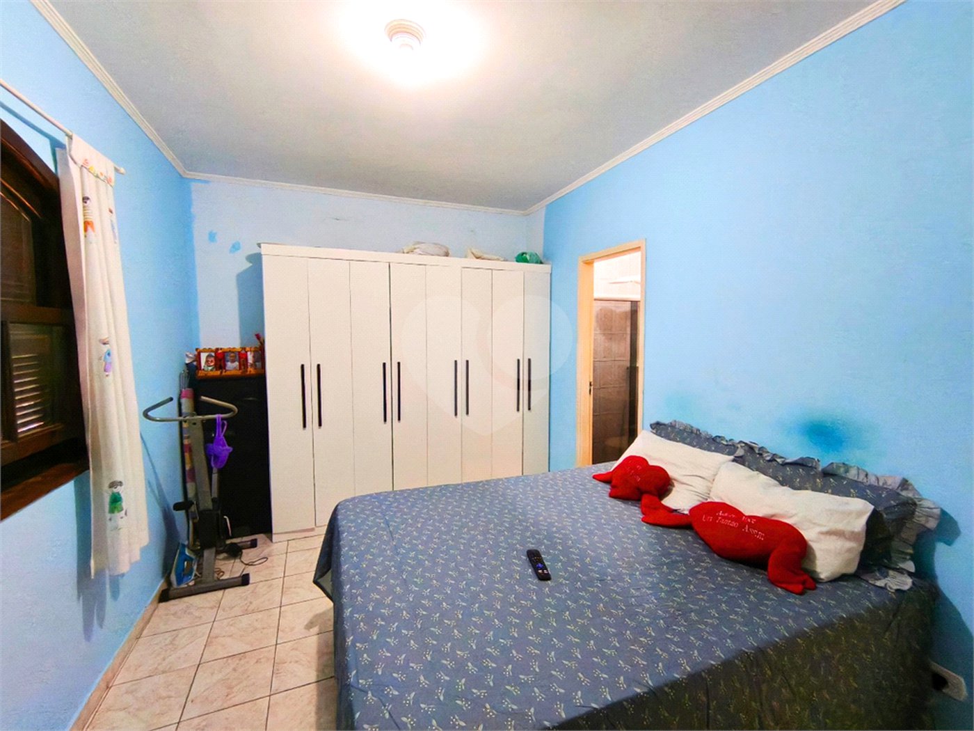Casa à venda com 3 quartos, sendo 1 suíte, no condomínio Res Crisciúma, São Paulo - SP