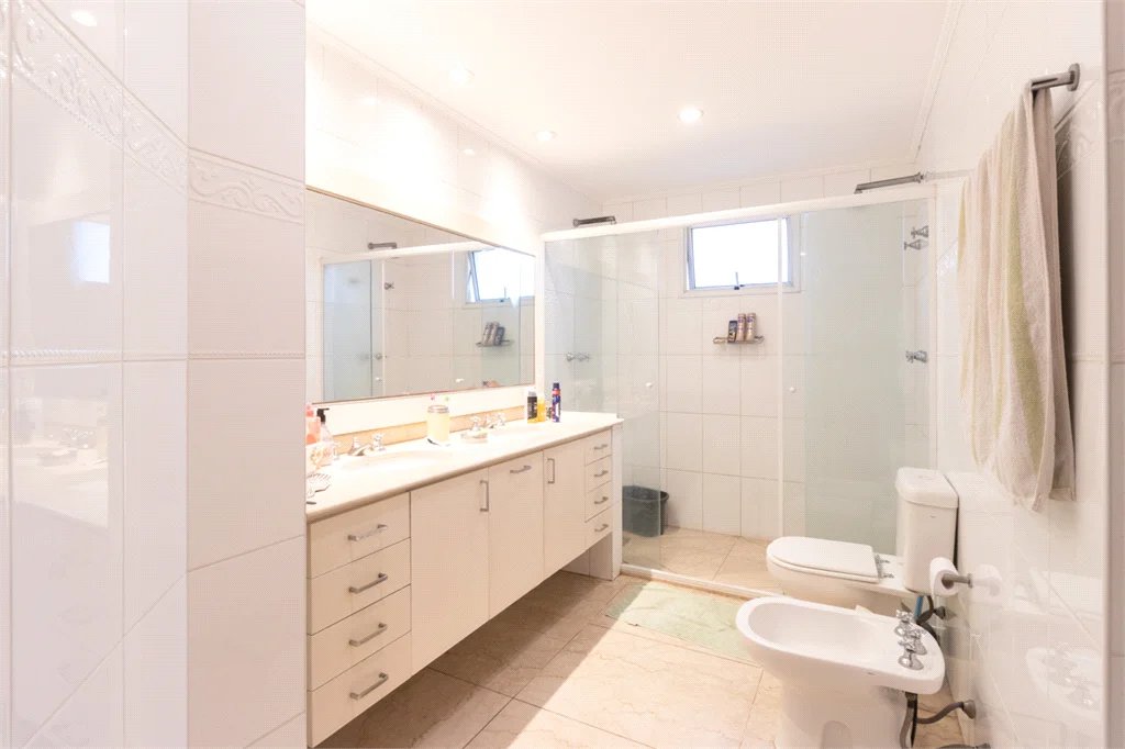 Apartamento à venda com 4 quartos, sendo 2 suítes, em Alto de Pinheiros, São Paulo, SP