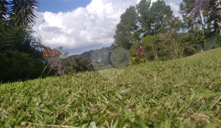 Casa à venda com 5 quartos, sendo 3 suítes,  no condomínio Alpes da Cantareira, Mairiporã - SP
