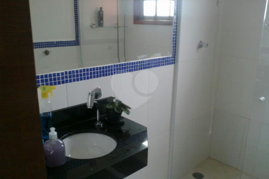 Sobrado à venda com 5 suítes em Enseada, Bertioga, SP
