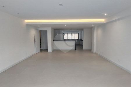 Apartamento à venda com 4 quartos, sendo 2 suítes,  em Recreio dos Bandeirantes, Rio de Janeiro, RJ
