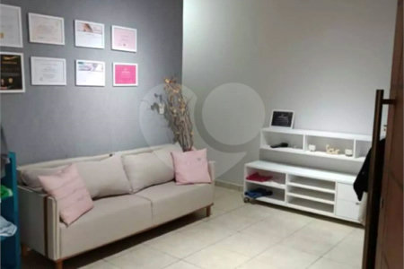 Sobrado à venda com 3 quartos, sendo 1 suíte, em Jardim Karolyne, Votorantim, SP