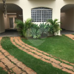 Sobrado à venda com 4 quartos, sendo 1 suíte, em Vila Rubens, Indaiatuba, SP