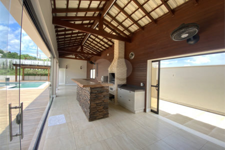 Casa à venda com 6 quartos, sendo 4 suítes,  no condomínio Palmeiras Imperiais, Salto - SP