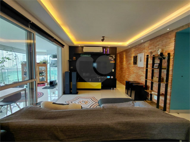 Apartamento à venda com 3 quartos, sendo 1 suíte,  em Granja Julieta, São Paulo, SP