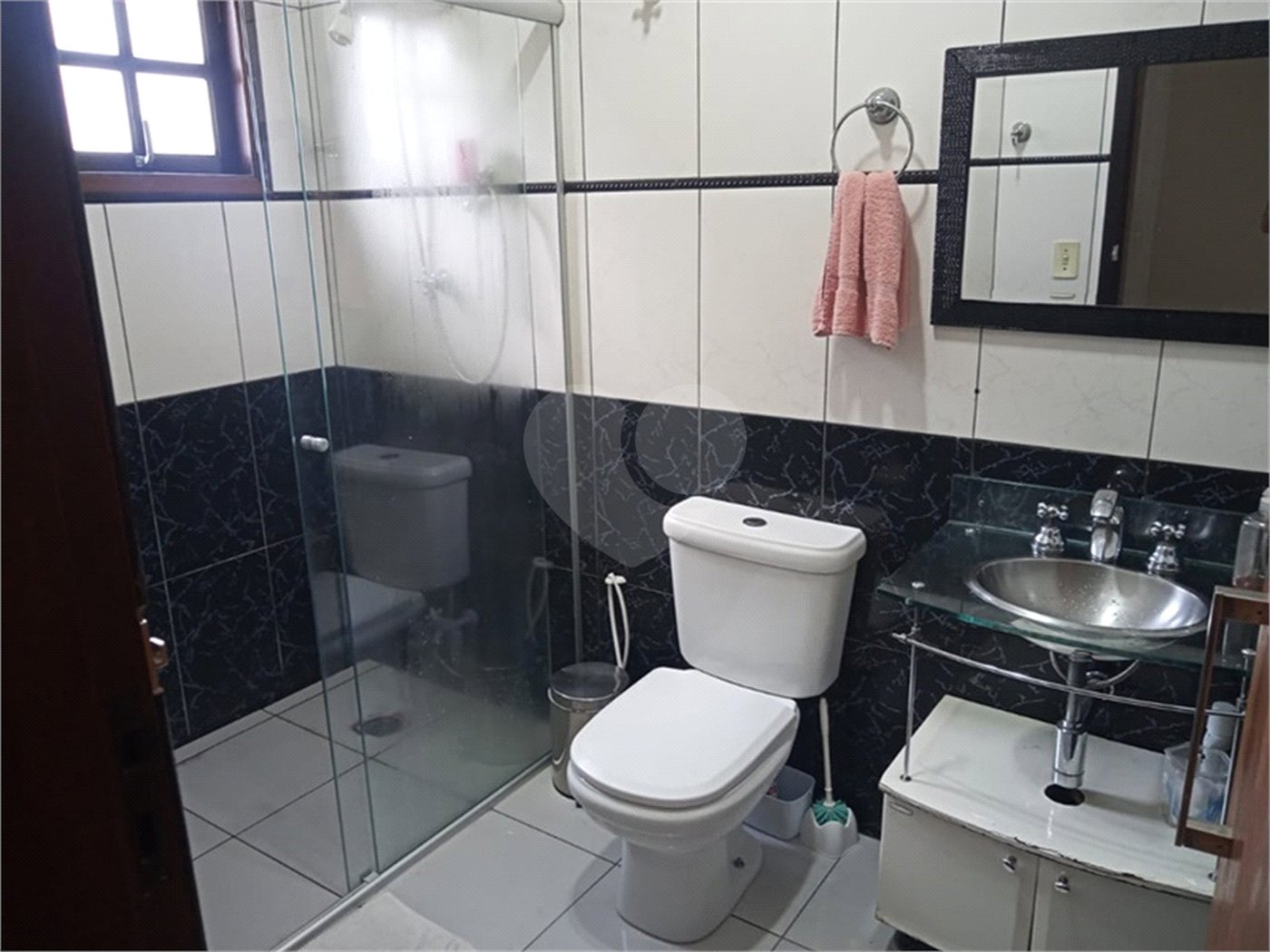 Sobrado à venda com 3 quartos, sendo 1 suíte, em Parque Continental II, Guarulhos, SP