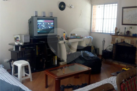 Casa Térrea à venda com 3 quartos, sendo 1 suíte,  em Jardim Prudência, São Paulo, SP