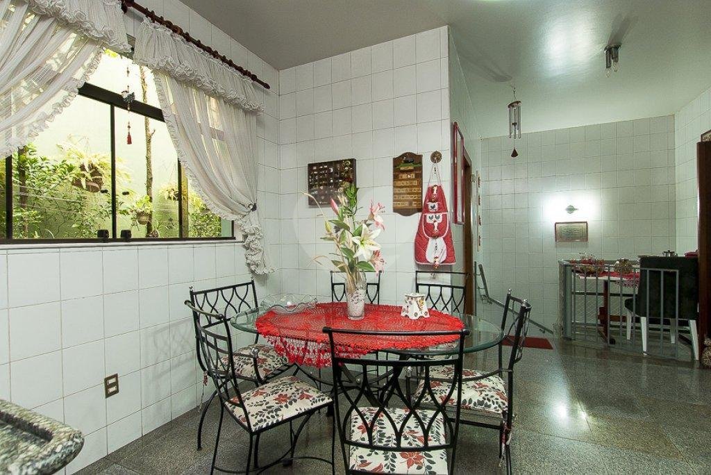 Sobrado à venda com 4 suítes em Morumbi, São Paulo, SP