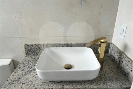 Casa à venda com 3 suítes no condomínio Village Itaguaçu, Atibaia - SP
