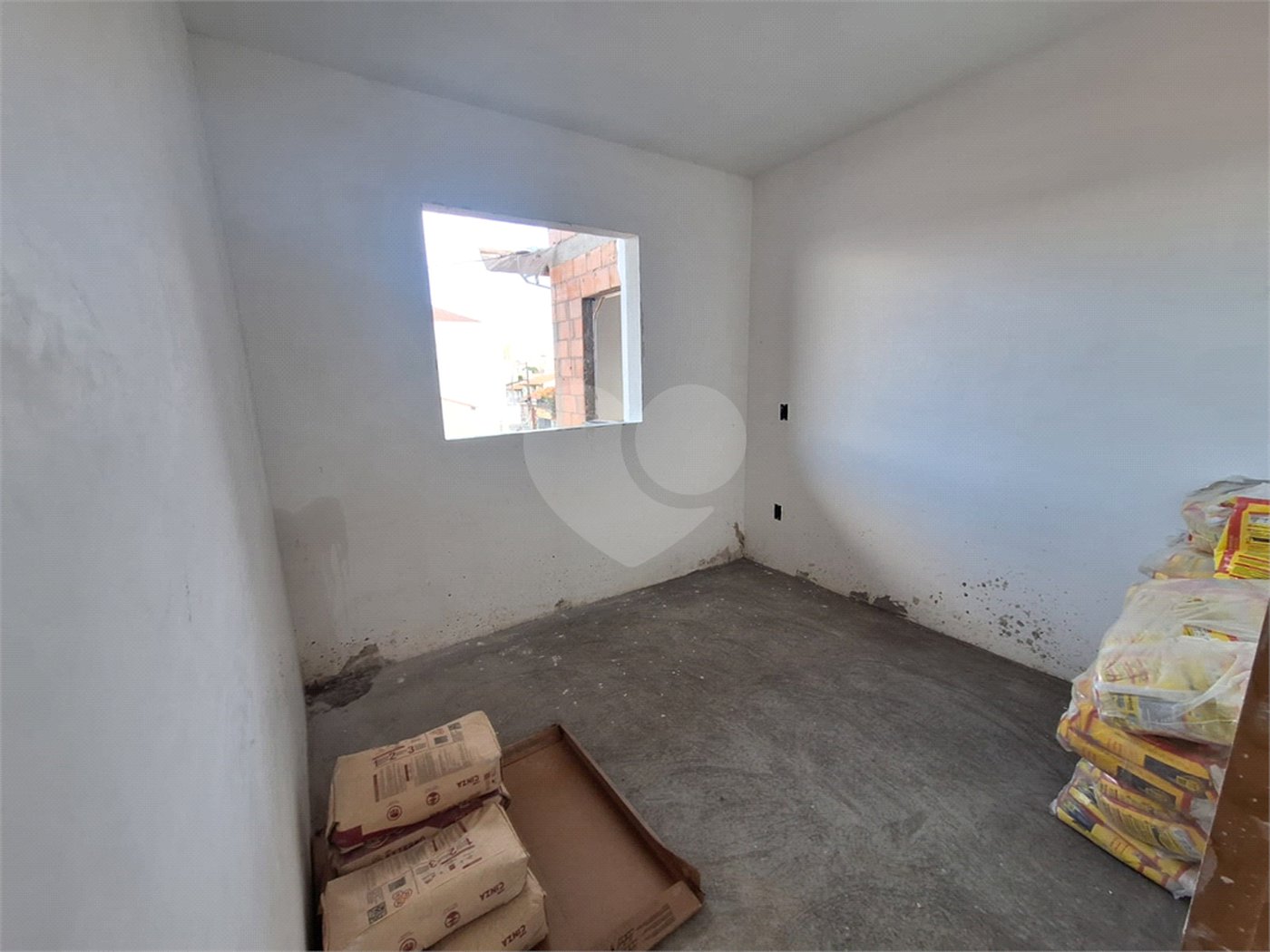 Casa à venda com 2 quartos no condomínio Ângelo Calandrino, São Paulo - SP