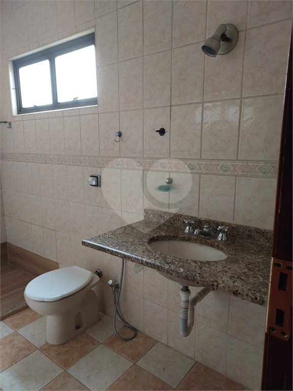 Sobrado à venda com 3 quartos, sendo 1 suíte,  em Jardim Regina, Indaiatuba, SP