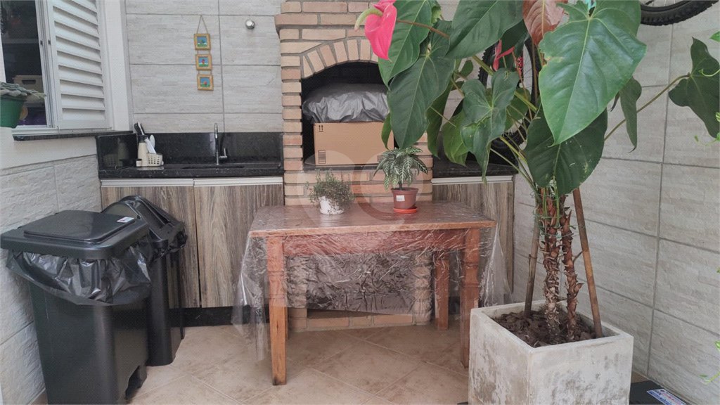 Sobrado à venda com 3 quartos, sendo 1 suíte, em Chora Menino, São Paulo, SP