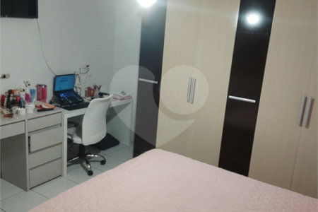 Sobrado à venda com 2 quartos, sendo 1 suíte, em Jardim Iporã, São Paulo, SP