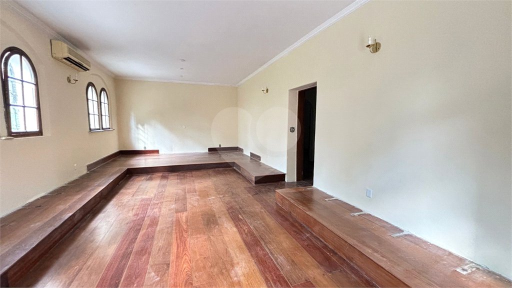 Sobrado à venda ou para alugar com 15 quartos em Tremembé, São Paulo, SP