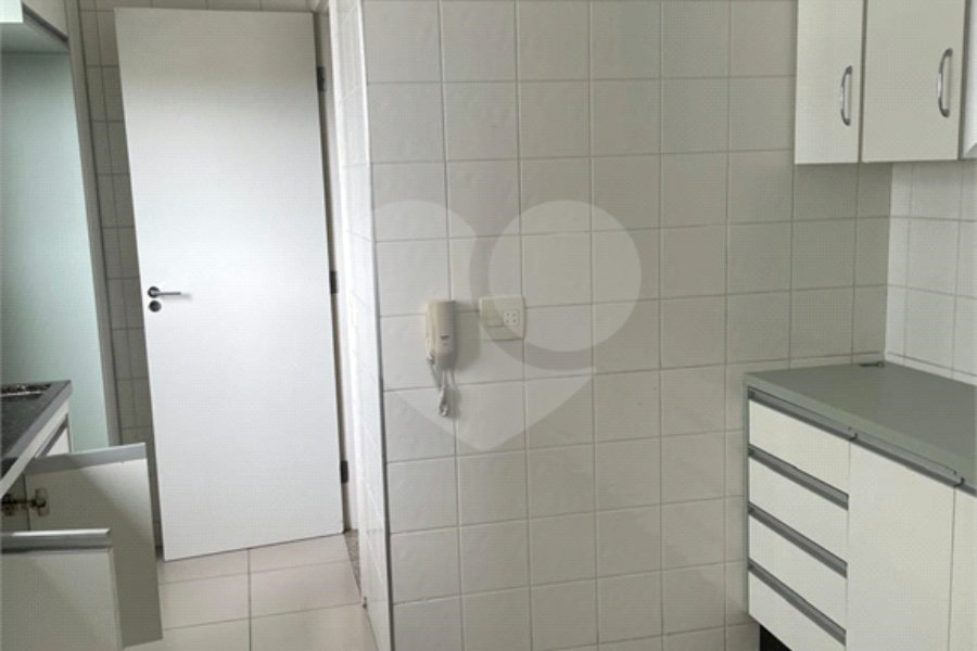Apartamento à venda com 3 suítes em Campo Belo, São Paulo, SP