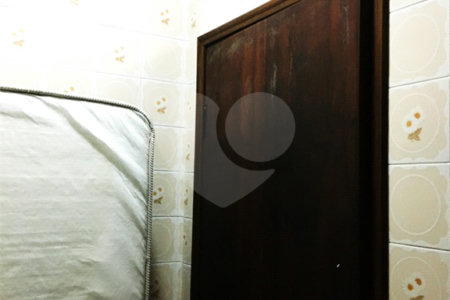 Sobrado à venda com 4 quartos, sendo 1 suíte,  em Vila Gomes, São Paulo, SP