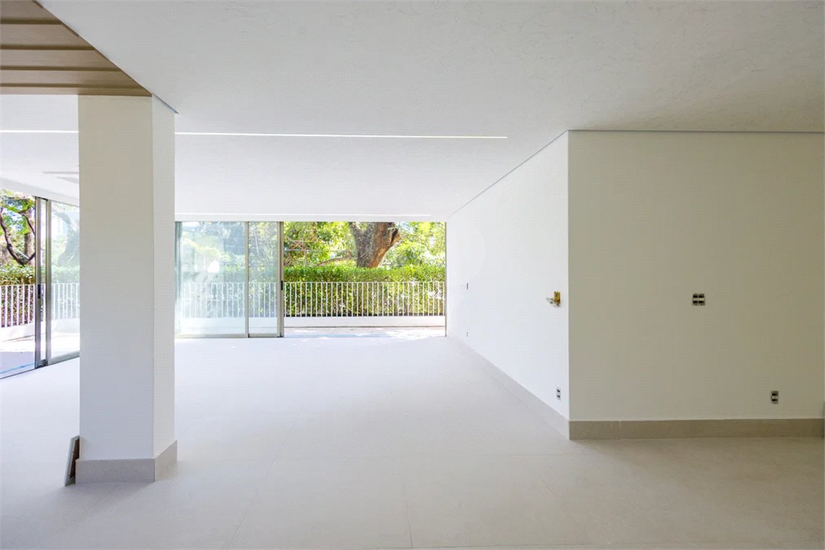 Casa em condomínio fechado no Jardim Europa ao lado do Iguatemi | 3 suítes | 4 vagas