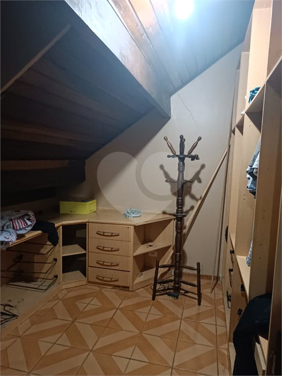 Sobrado com 4 Quartos e 4 banheiros à Venda -337 m² por R$ 850.,000 -- Jardim Vivan,-Jaraguá, São Paulo - SP