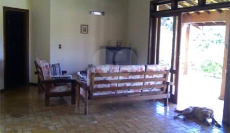Casa à venda com 2 quartos, sendo 1 suíte, no condomínio Novo Horizonte, Piracaia - SP