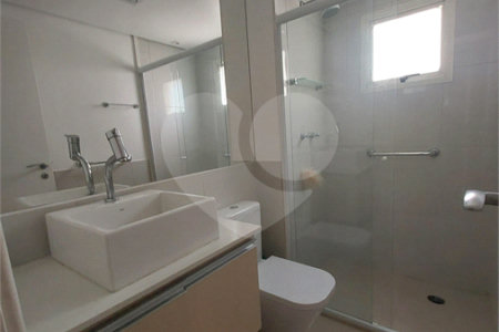 Apartamento à venda com 3 quartos, sendo 2 suítes,  em Cidade São Francisco, São Paulo, SP