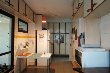 Apartamento à venda com 3 suítes em Pinheiros, São Paulo, SP