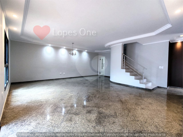 Casa à venda com 3 quartos, sendo 2 suítes,  no condomínio Filipe de Vitry, São Paulo - SP