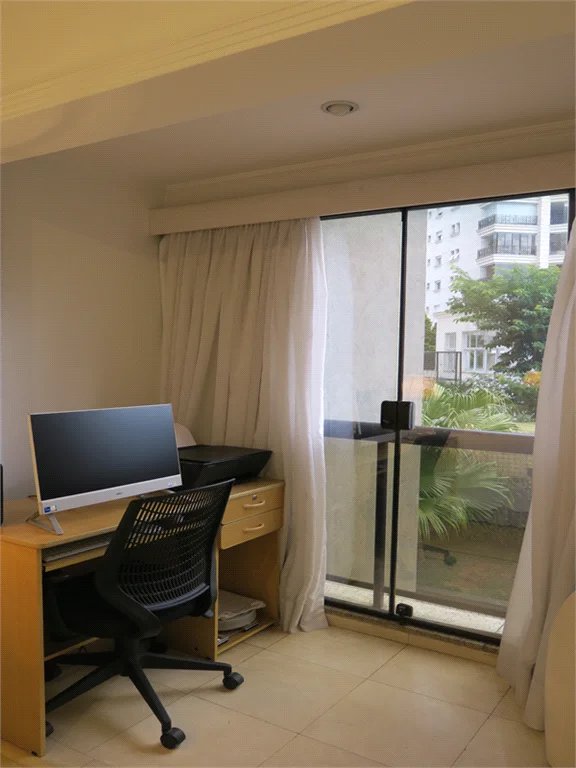 Apartamento à venda com 3 suítes em Vila Suzana, São Paulo, SP