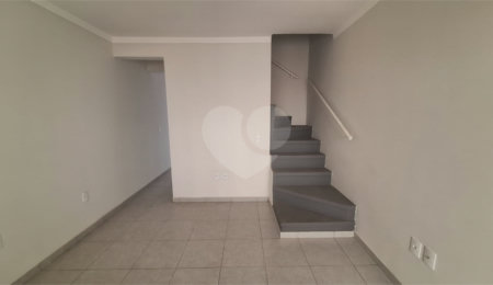 Casa de Vila à venda com 2 suítes em Vila Hortência, Sorocaba, SP