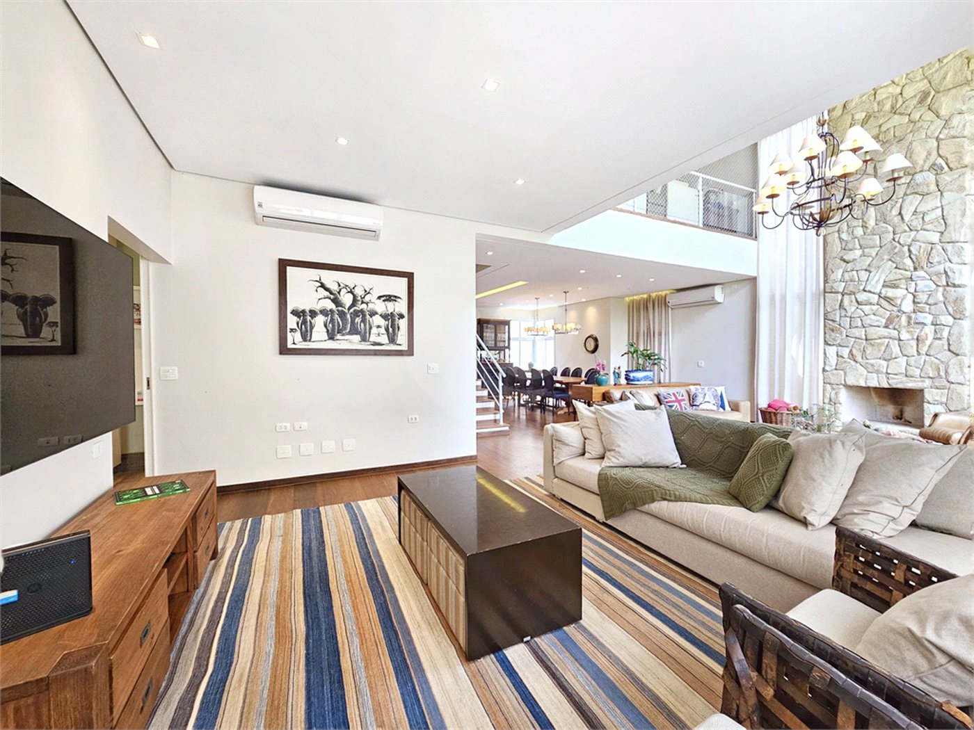 Casa à venda com 4 suítes no condomínio Ville Courchevel, São Paulo - SP