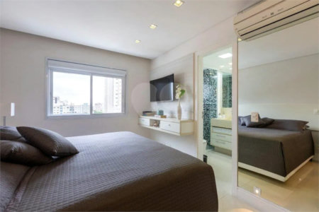 Apartamento à venda com 3 suítes em Vila Romana, São Paulo, SP