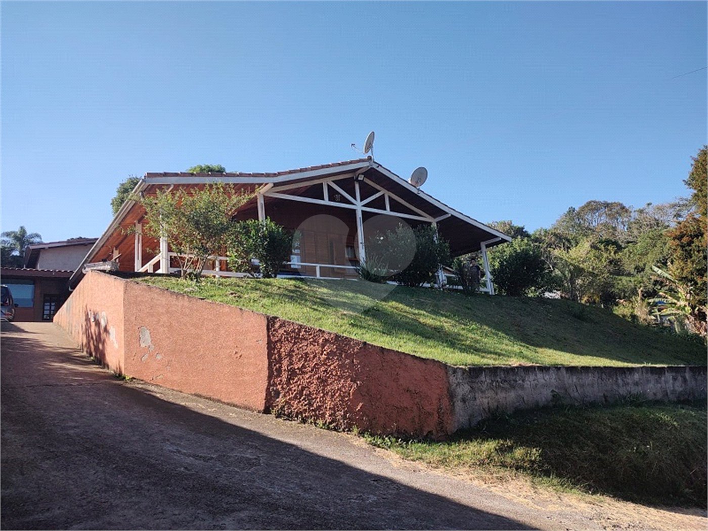 Chácara à venda com 4 quartos, sendo 1 suíte, em Chácaras Fernão Dias, Atibaia, SP