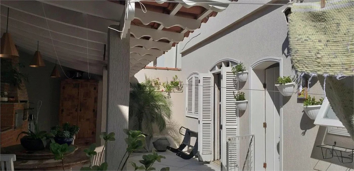 Casa à venda com 4 quartos, sendo 3 suítes, em Jardim Bonfiglioli, São Paulo, SP