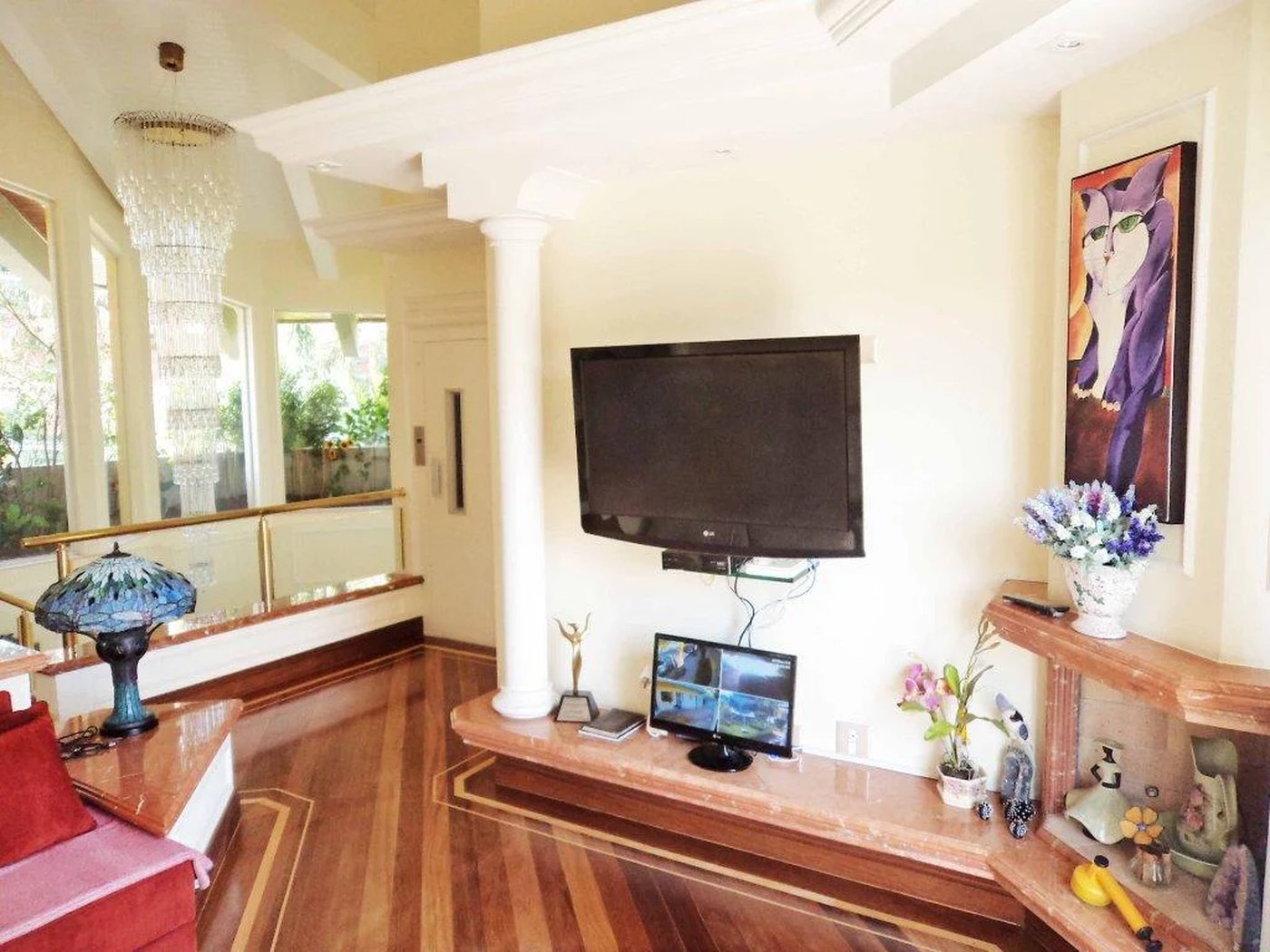 Casa à venda com 5 suítes em Jardim Leonor, São Paulo, SP