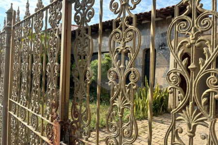Casa à venda com 3 quartos, sendo 1 suíte,  em Vila Galvão, Guarulhos, SP