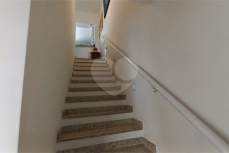 Sobrado à venda com 3 quartos, sendo 1 suíte, em Vila Gomes, São Paulo, SP